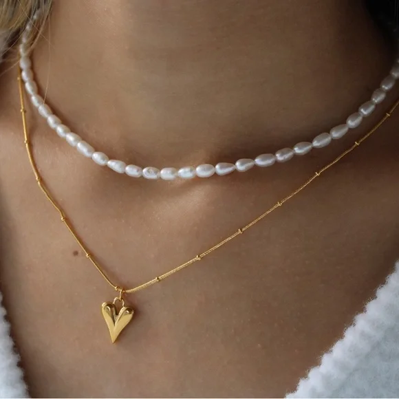 Waterproof gold plated heart pendant necklace - Picture 3 of 5